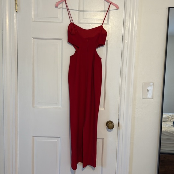 DONATED RED DRESS - Picture 6 of 9